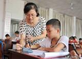今日更新关于教师的故事（一位校长在全校教师会上讲述老师的5个育人故事）