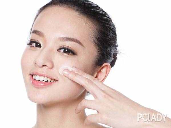 去黑头收缩毛孔有效的方法