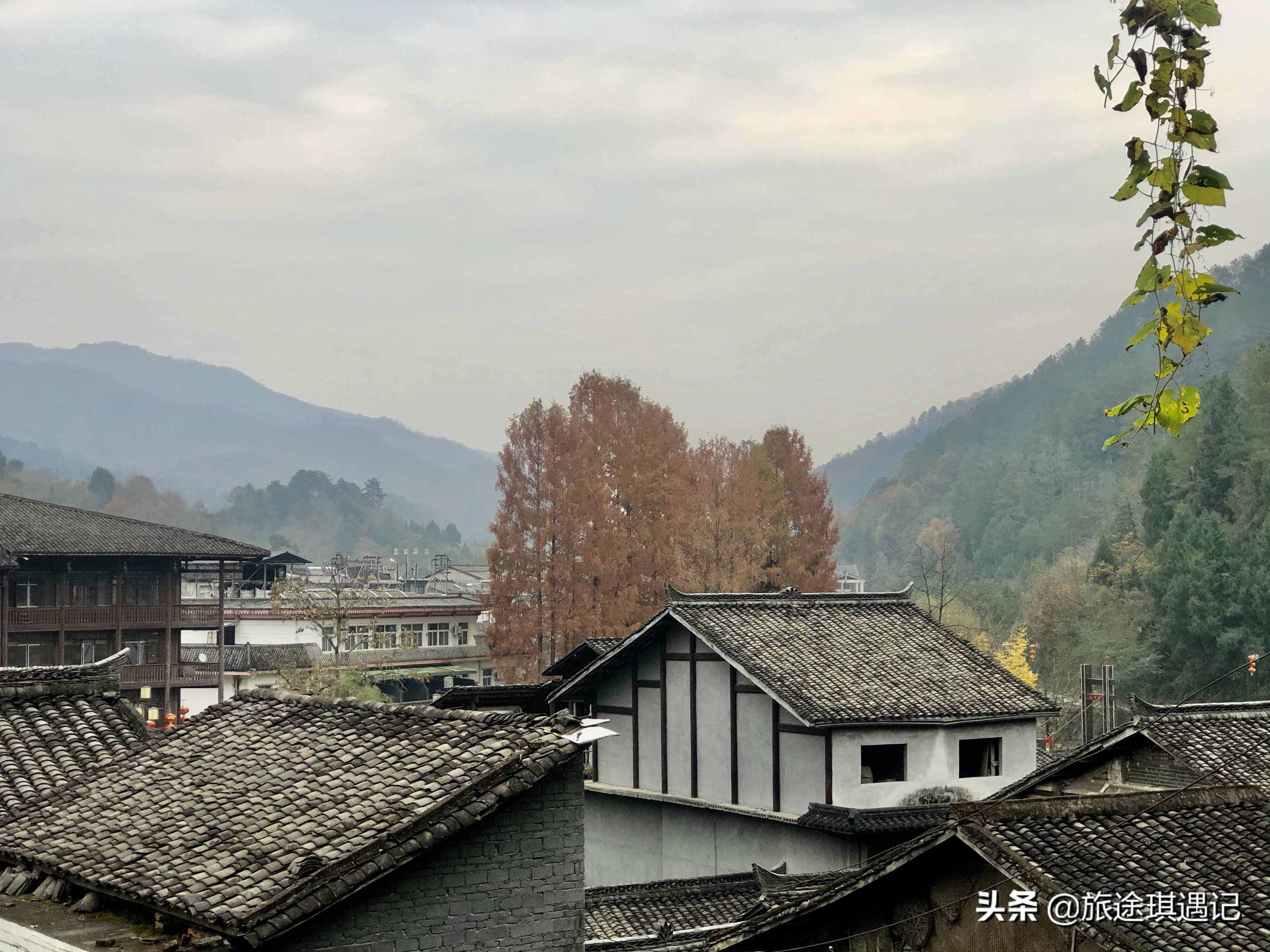 鸡鸣三省的青木川，因《一代枭雄》被人们熟知，辅仁中学沿用至今