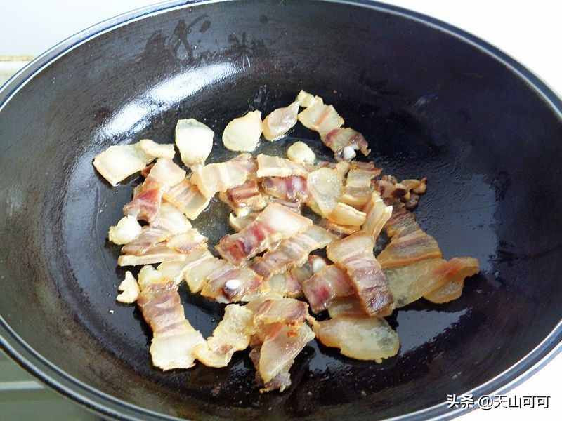 春天腊肉怎么做好吃？炒还是煮，看我做的，香味不减一锅都不够吃