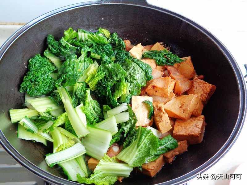 春天腊肉怎么做好吃？炒还是煮，看我做的，香味不减一锅都不够吃