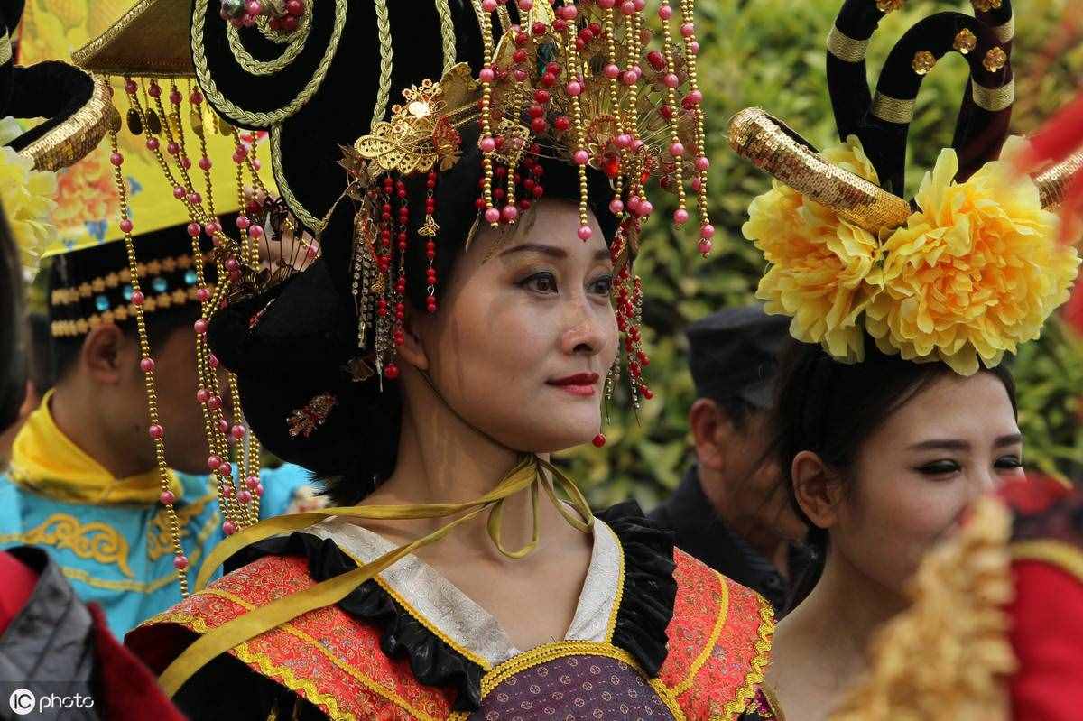 黄台之瓜什么意思？看完这两个典故，不言自明