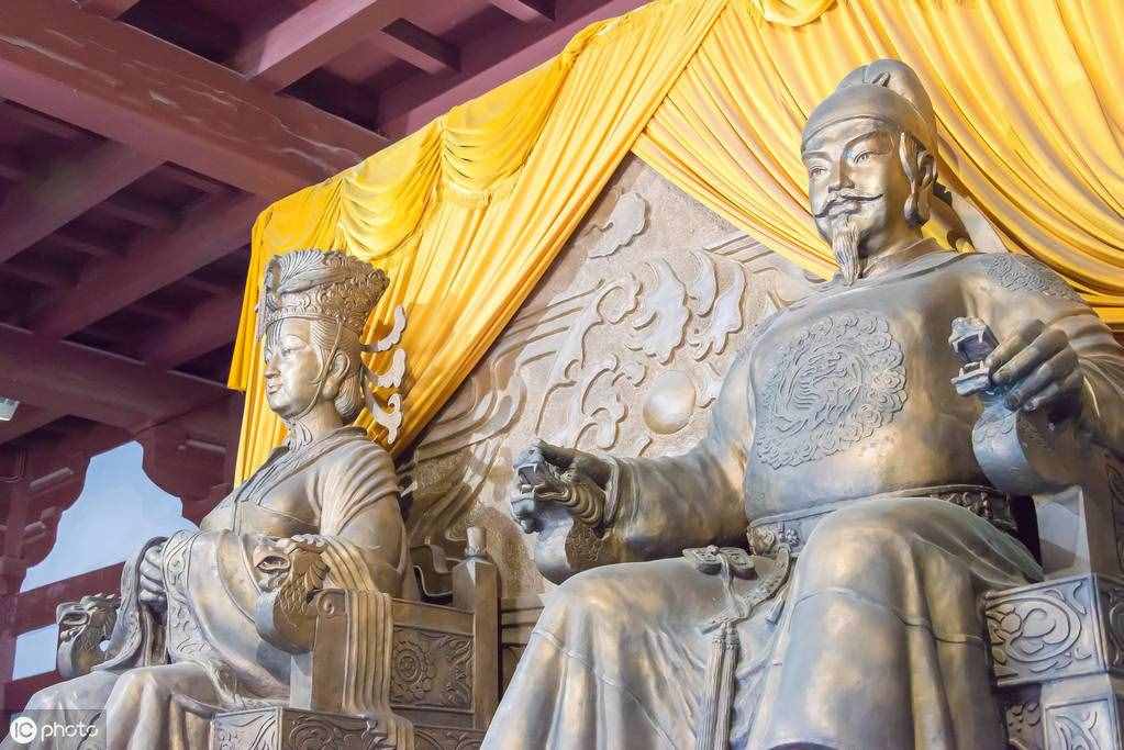 黄台之瓜什么意思？看完这两个典故，不言自明