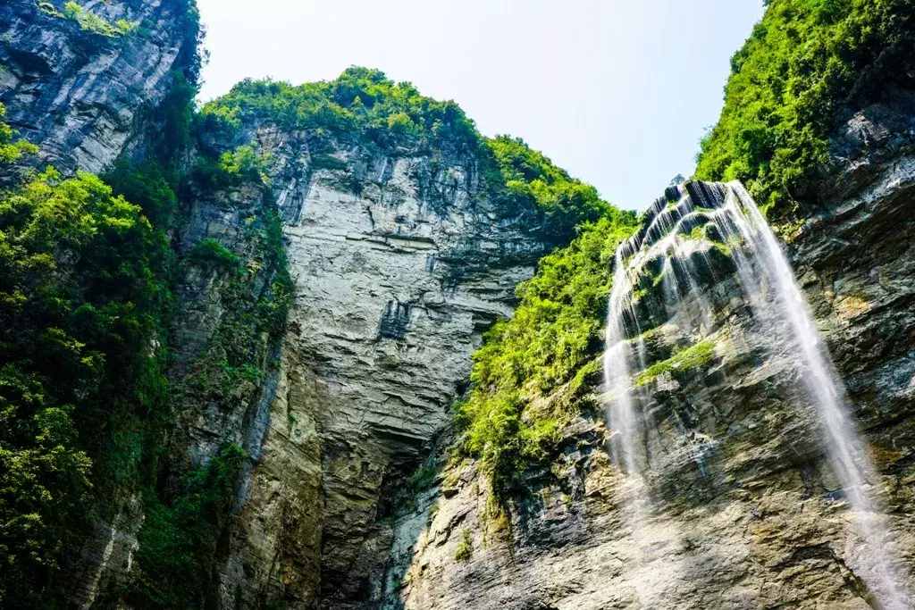 南联凤凰城，北接张家界，湘西这个大峡谷，美得不动声色！