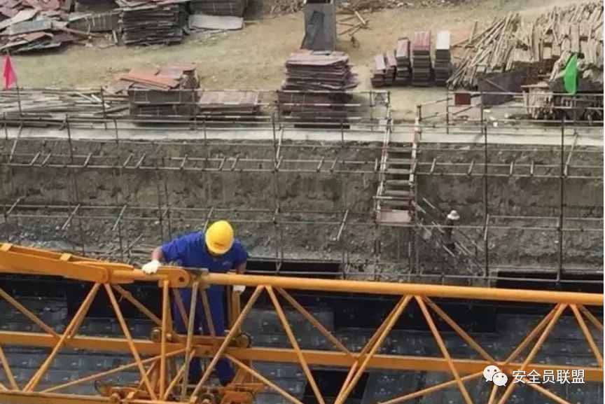 建设工程施工安全技术操作规程》——机电设备