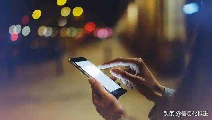 如何建群？如何拉好友入群？如何设置群名称？如何发群公告？……