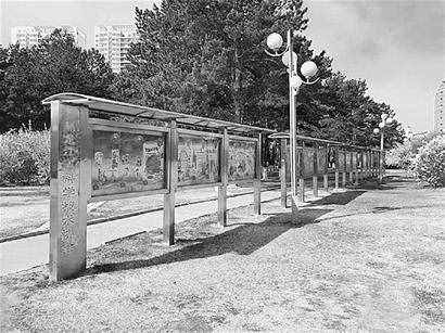 爱辉区科协对市区内科普宣传栏内容进行更换