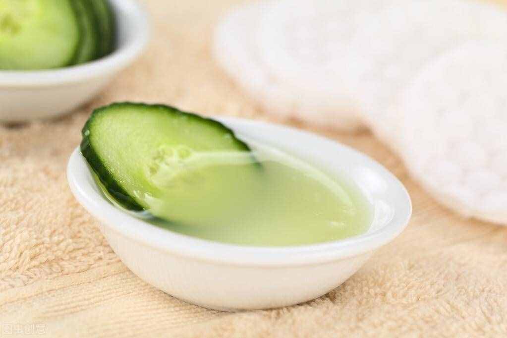 如何自制（DIY)清爽小黄瓜爽肤水？