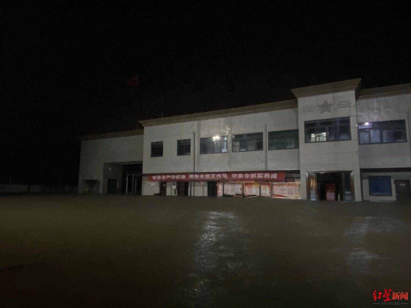 广汉消防外出抗洪救援营救群众“家”被淹了却无暇顾及