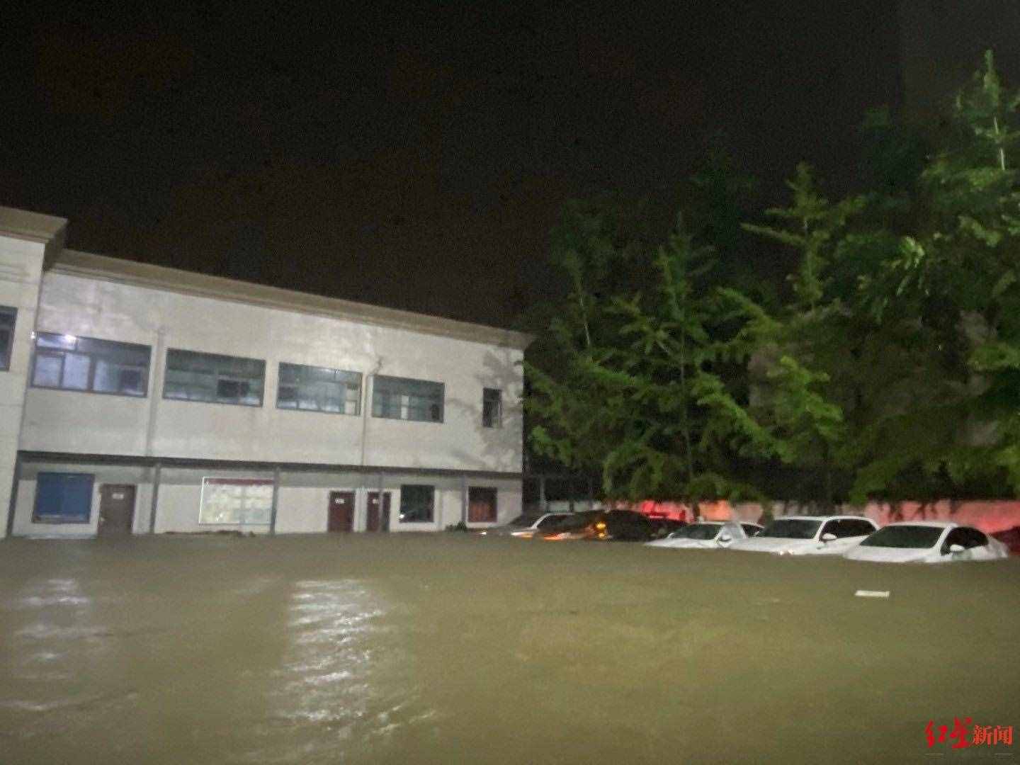 广汉消防外出抗洪救援营救群众“家”被淹了却无暇顾及