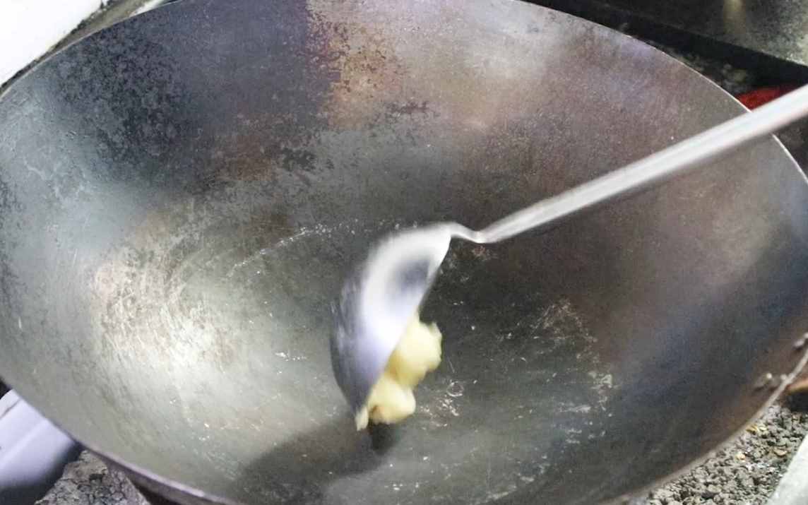河蚌很多人不会做？教你好吃的家常做法，肉不老也不腥，营养美味