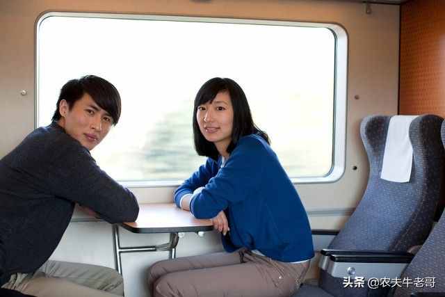 那些年我经历过的女人：第十章，火车卧铺车厢里的艳遇