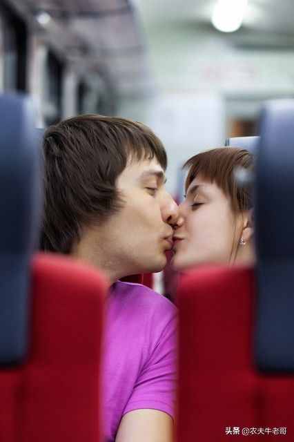 那些年我经历过的女人：第十章，火车卧铺车厢里的艳遇