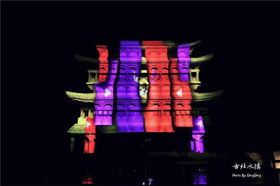 最古色古香的音乐喷泉，古北水镇夜晚一场水火交融的音乐火舞秀