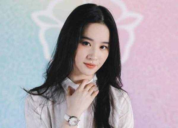 2020全球百大美女榜出炉：玄彬两个绯闻女友皆上榜，刘亦菲仅排77