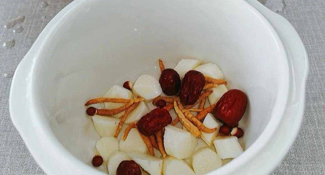 孩子夜里翻来覆去睡不好觉，一周喝两次这个汤，居然调理好了