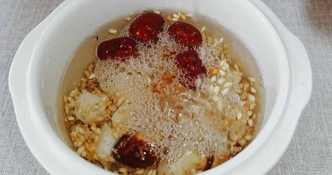 孩子夜里翻来覆去睡不好觉，一周喝两次这个汤，居然调理好了