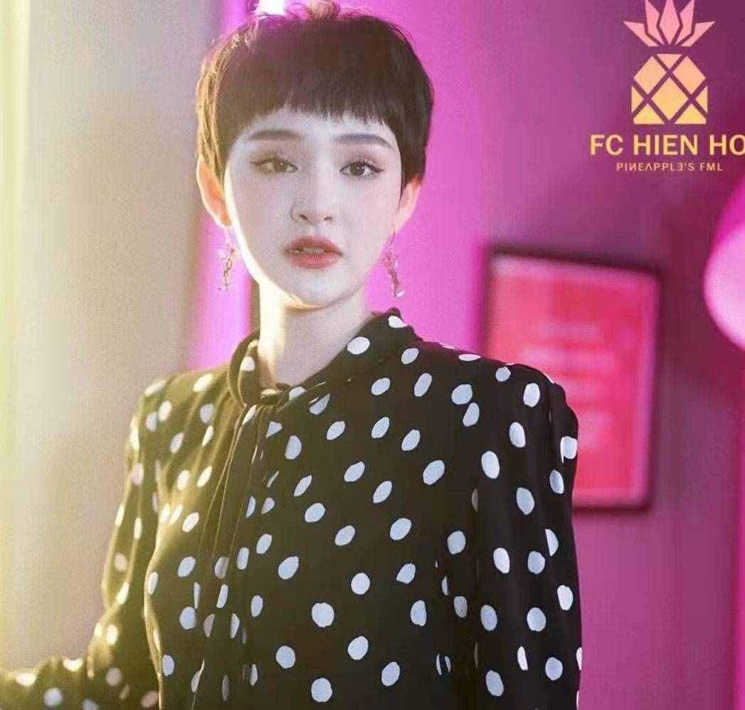 不用打理都好看的4种发型，简约时尚又减龄，衬托五官又显脸小