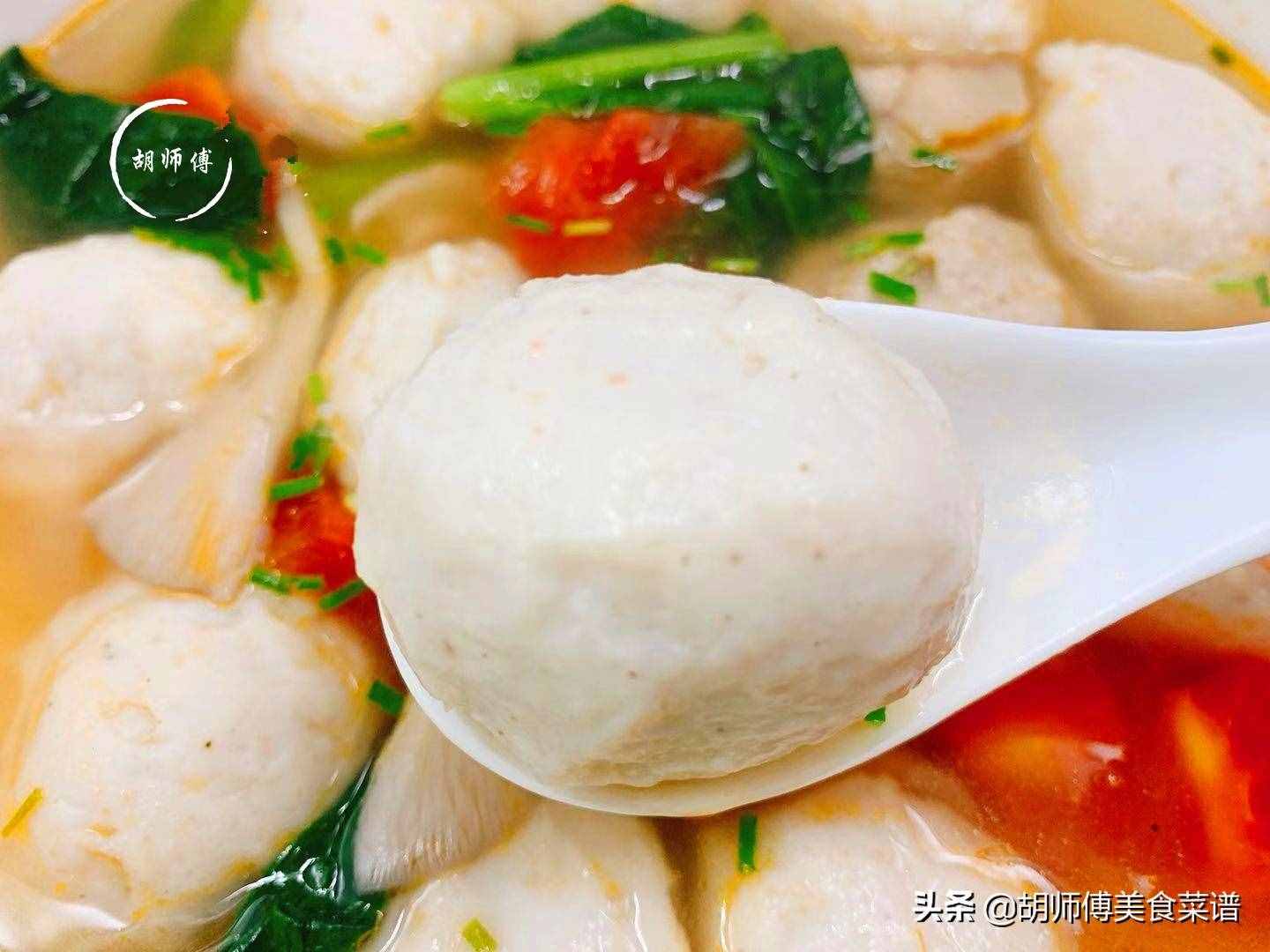 3分钟教您制作纯手工鱼丸，又香又嫩，一点都不腥，比买的更好吃