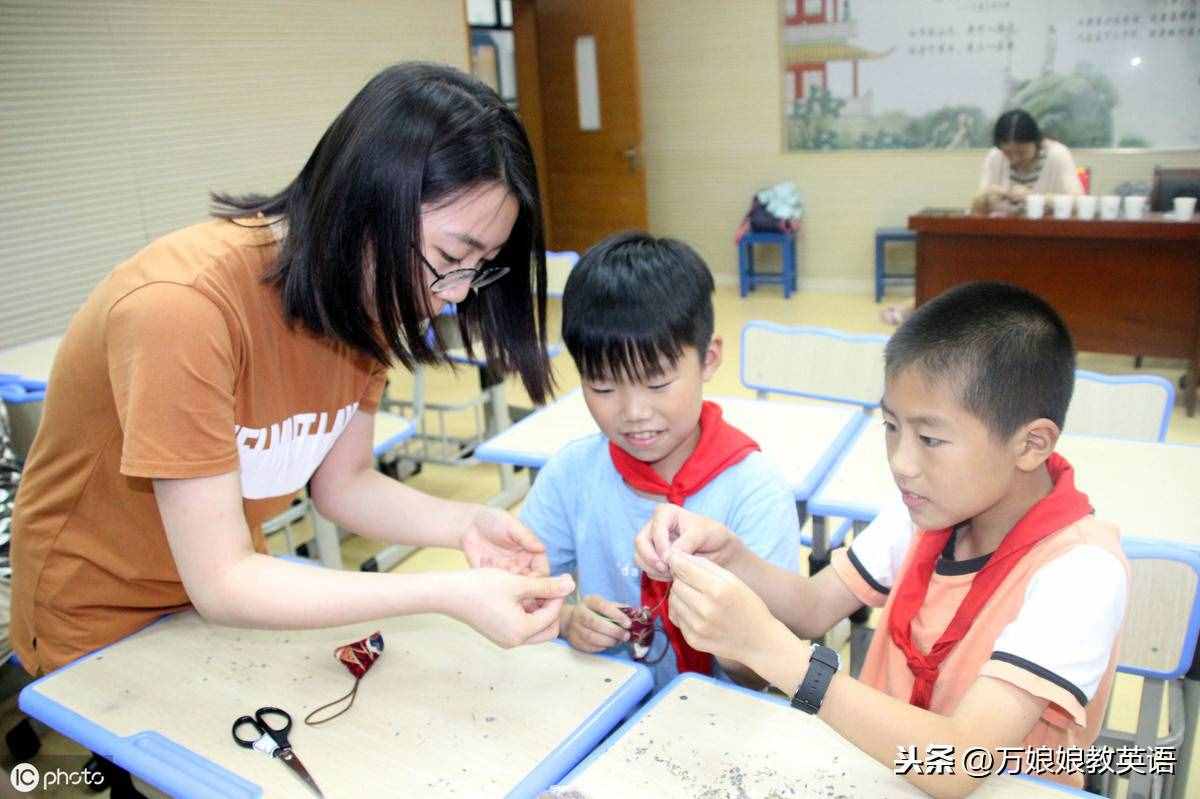 4首单词顺口溜，5分钟让孩子爱上学英语，朗朗上口适合幼儿启蒙