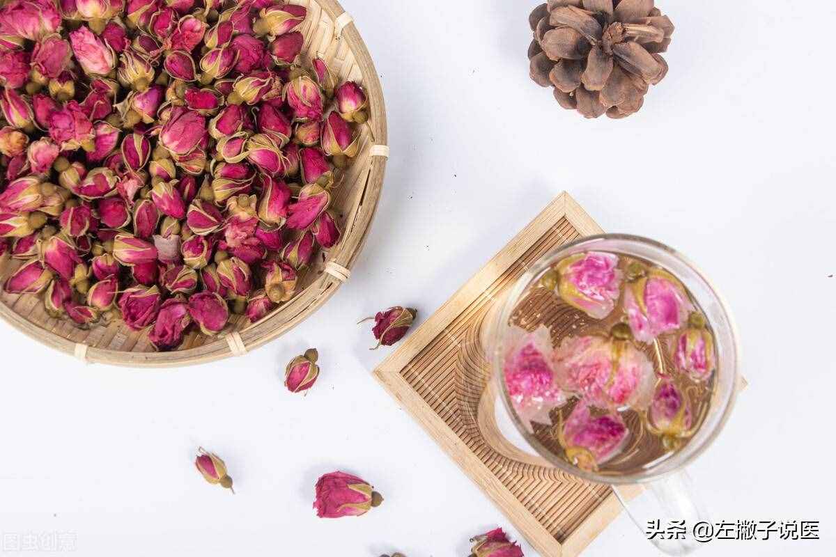 为什么老中医建议女人多喝玫瑰花茶?2大好处,让你受益无穷