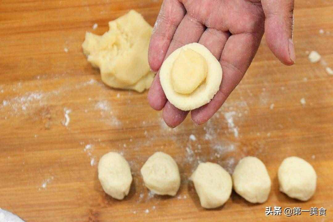一碗面粉，俩鸡蛋，教你在家做高端面点，个个酥软直掉渣