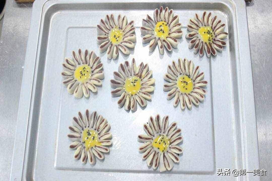 一碗面粉，俩鸡蛋，教你在家做高端面点，个个酥软直掉渣