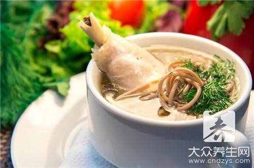 给产妇炖鸡汤的做法步骤是什么？