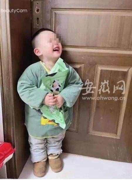 太揪心！一锅热油从2岁宝宝头上浇下，事发铜陵