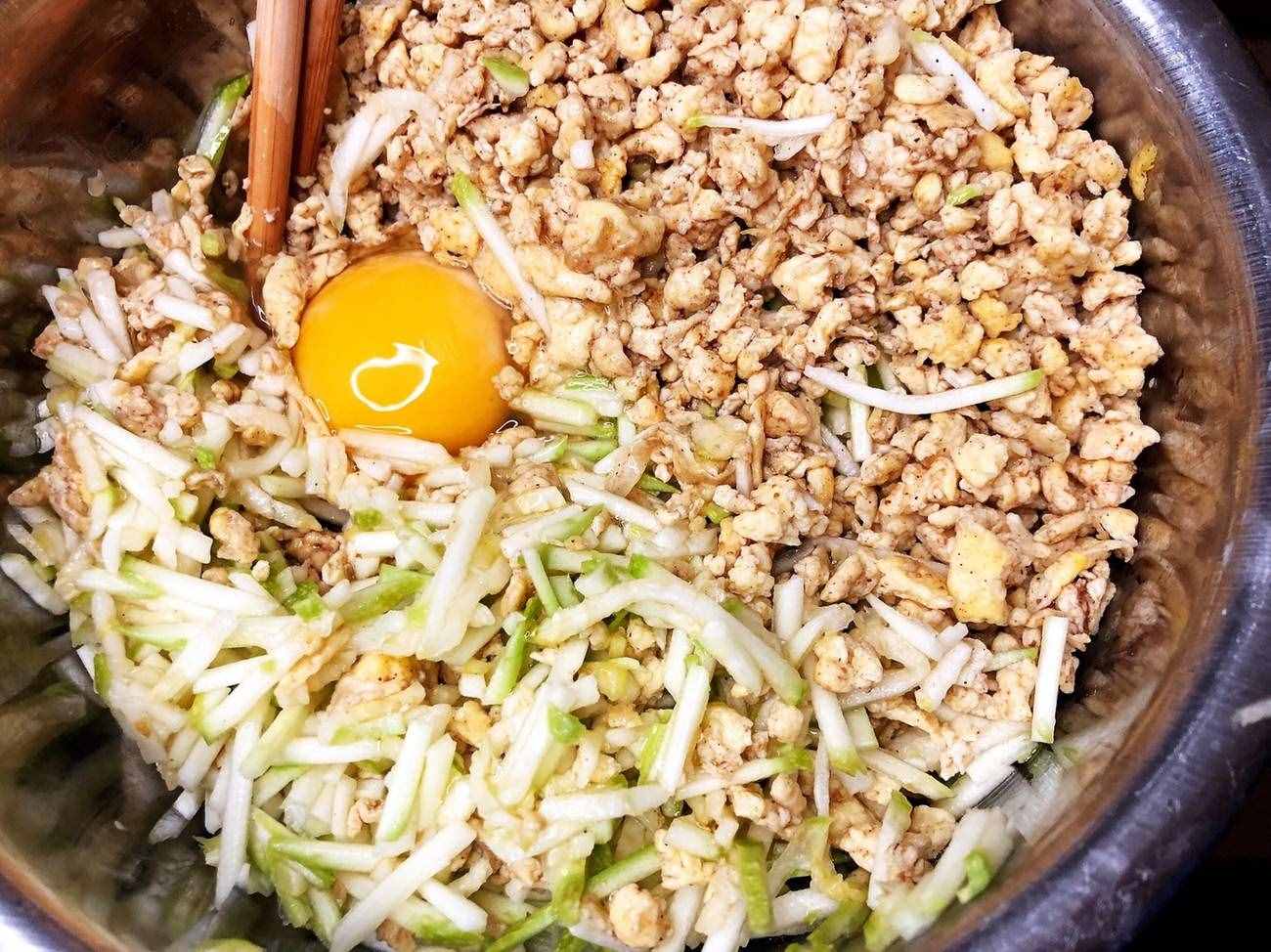 头伏到吃饺子，教你5种素馅饺子的调法，鲜嫩营养多汁，好吃入味