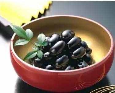 三分钟小常识：黑豆也有雄雌之分，气味可以治病