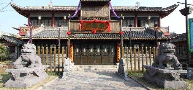 探场横店：中国头号影视小镇的秘密