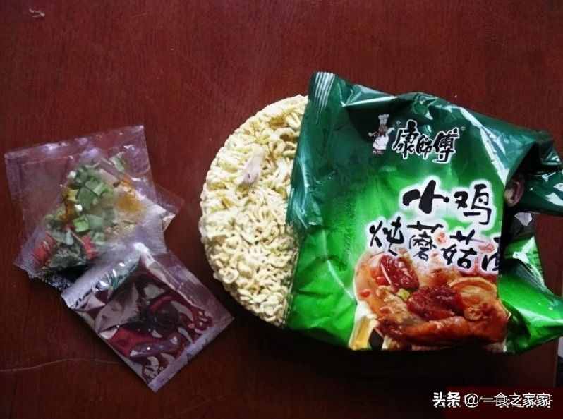 网友评选的最“难吃”的5种方便面，康师傅占2个！你吃过吗？
