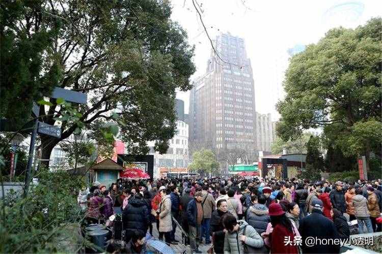 “女生们凭什么要拿自己青春跟你一起奋斗”专家：青春经不起挥霍