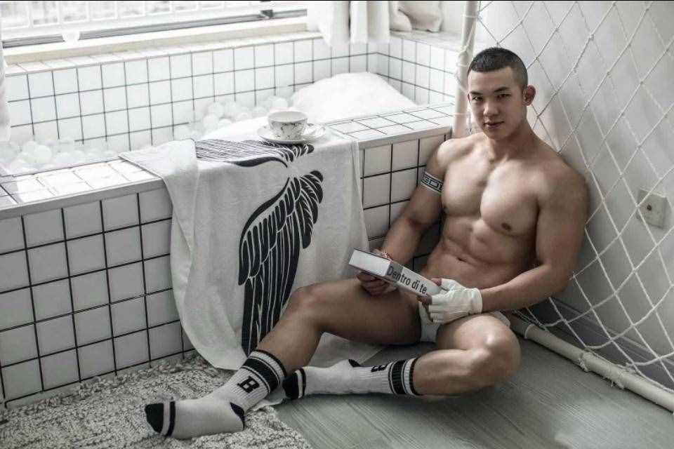 谢梓秋男体艺术大赏——运动男孩