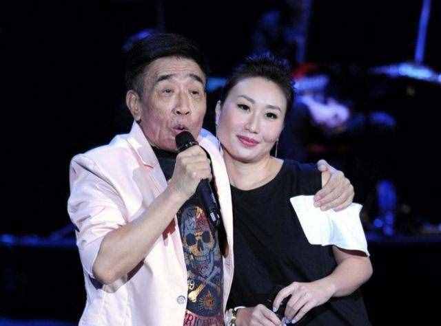 76岁男星患病暴瘦！独宠小33岁娇妻22年，自曝已为她买好房子