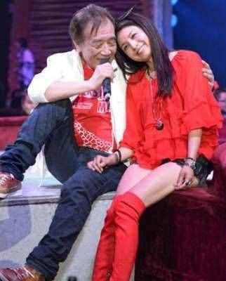 76岁男星患病暴瘦！独宠小33岁娇妻22年，自曝已为她买好房子