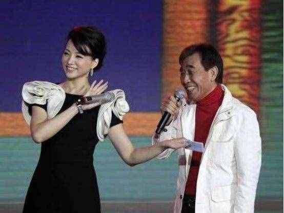 76岁男星患病暴瘦！独宠小33岁娇妻22年，自曝已为她买好房子