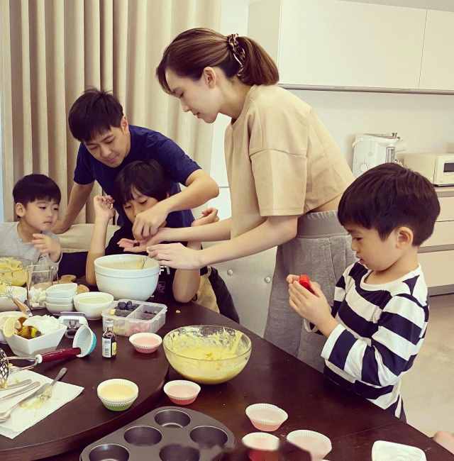 林志颖妻林若仪，哭诉婆媳和粉丝关系：这十多年，一直很容易崩溃