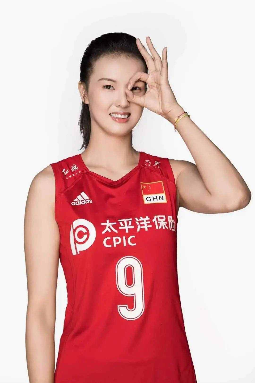 中国女排官宣！12人名单出炉，二刘入选，林莉杨涵玉栗壵遗憾落选