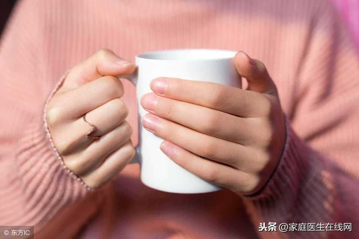 多喝热水有什么好处？这2个益处，爱喝冰水的人体会不到