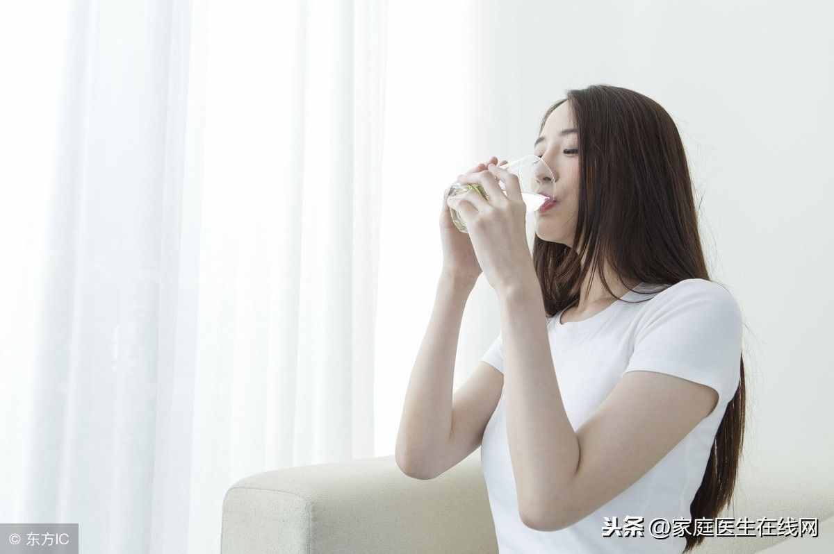 多喝热水有什么好处？这2个益处，爱喝冰水的人体会不到