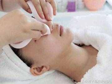 “毛孔粗大”的真正原因，您可能想不到？