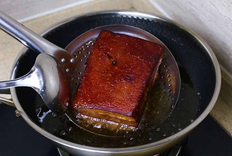 原来做扣肉也有诀窍，掌握这些技巧，好吃不油腻，光看图片都想吃