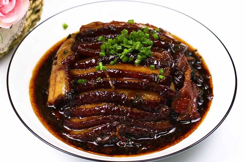 原来做扣肉也有诀窍，掌握这些技巧，好吃不油腻，光看图片都想吃