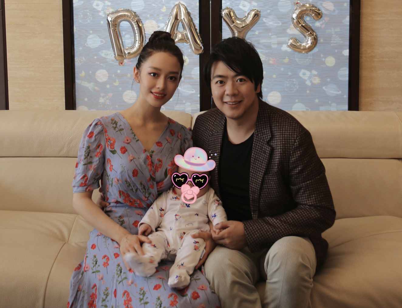 郎朗晒与老婆练琴，疑做错事被吉娜盯着，周杰伦看热闹不忘点赞