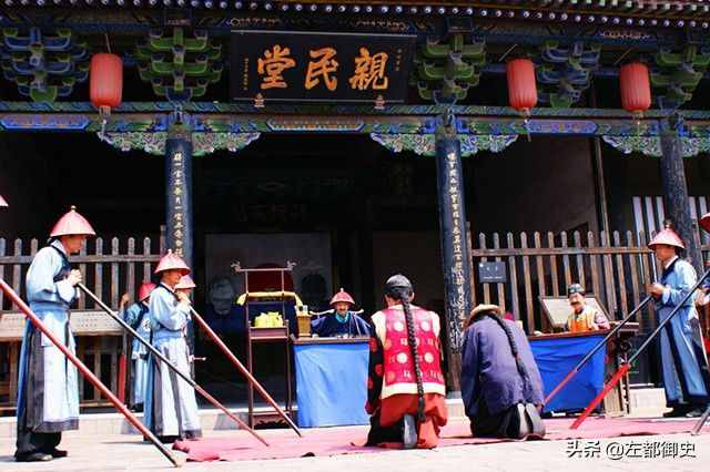 清代此官职位列九卿，但从品级、权力来看，却是名不副实