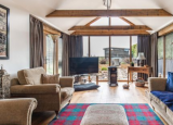 Dereham附近翻新的旧式小屋售价395000英镑