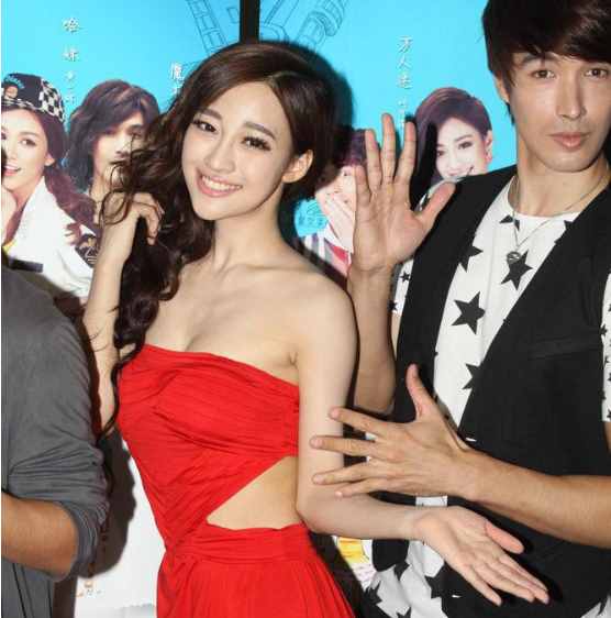 何云伟新片饰演洪熙官？装扮毫无大侠风范，女主颜值很惊艳