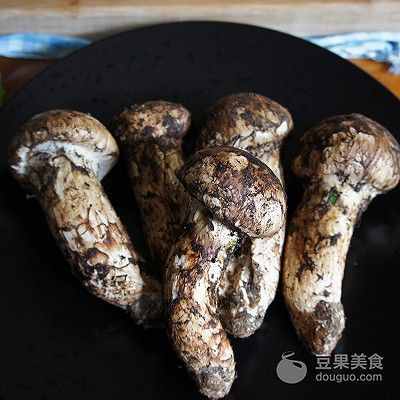 一只松茸的N种吃法--大云南野生菌（1）